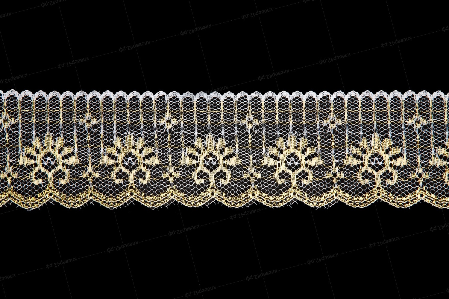 Р0210 КРУЖЕВО  СОЛНЫШКИ 4 СМ 300 ЯРД В УП