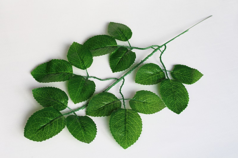 В2007 ВЕТКА РОЗЫ 15 ЛИСТЬЕВ 48 СМ. 12 ШТ. В УП.